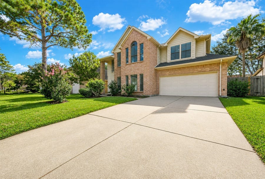 Property photo for 4718 Sunshine Drive, Sugar Land, TX