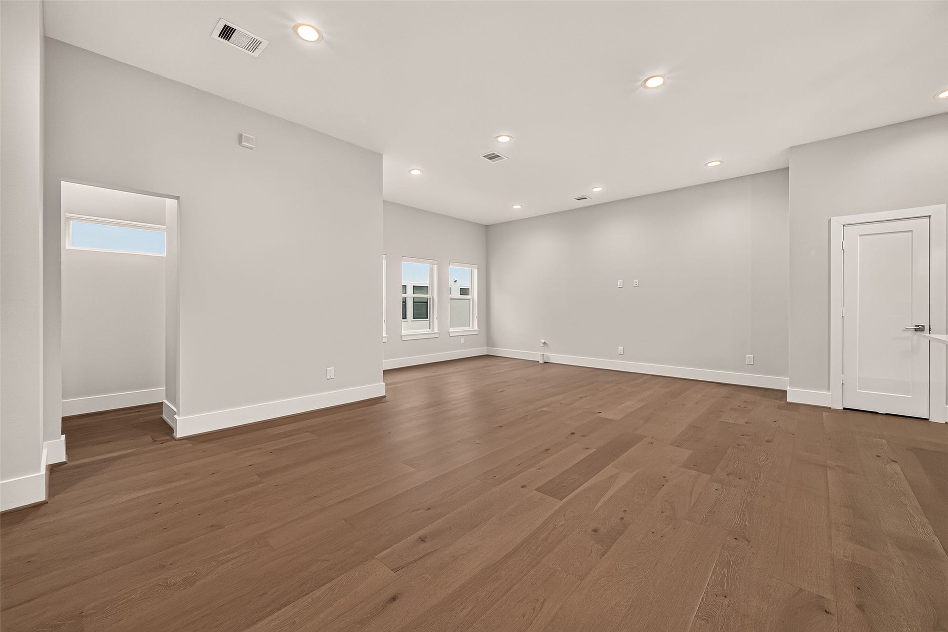 838 Fisher Street, #A, Houston, TX 77018 Open concept living space.