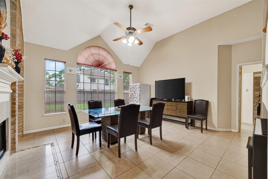 Property photo for 811 Colony Glen Court, Houston, TX