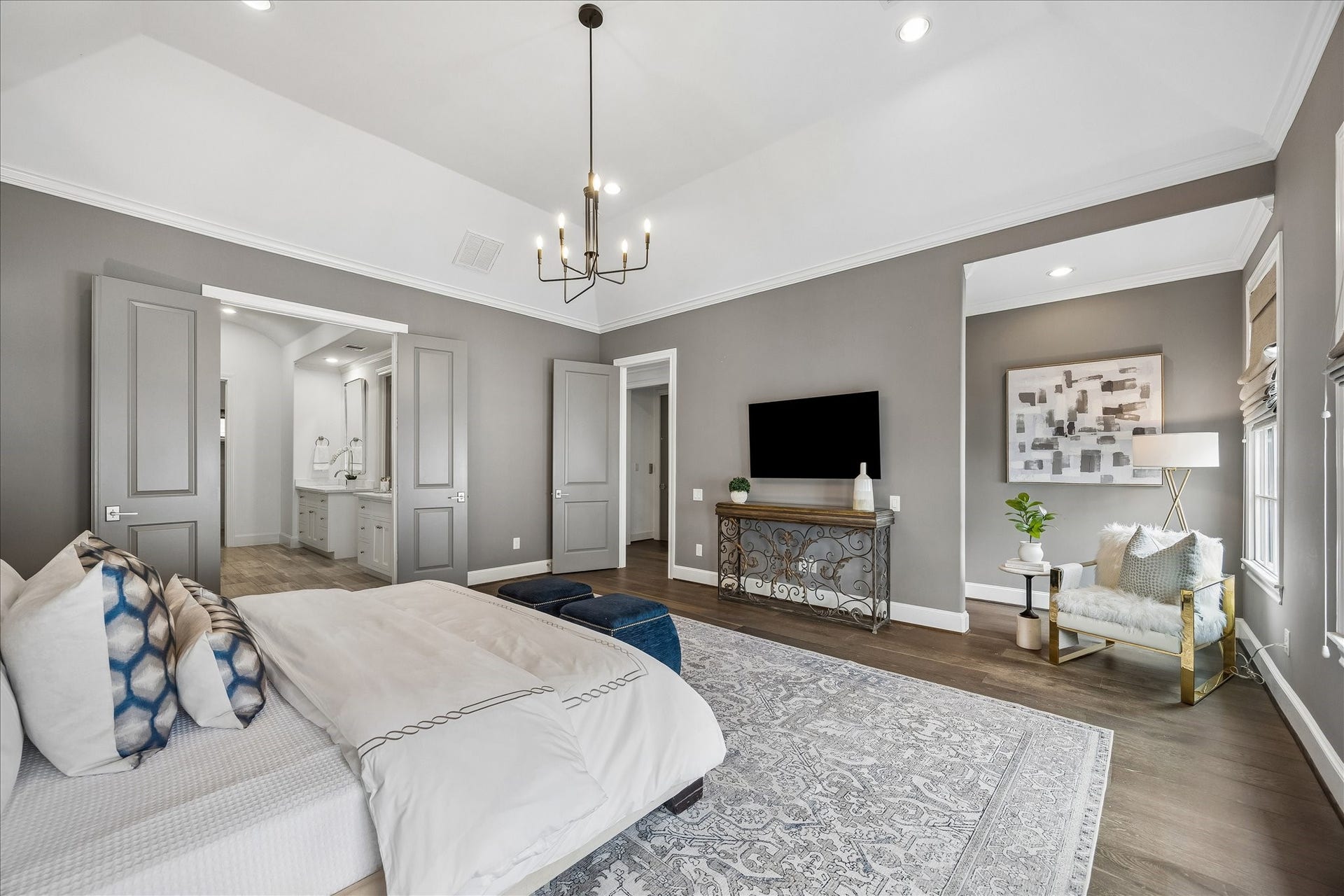1208 Mosaico Lane, Houston, TX 77055 primary bedroom with sitting area and ensuite bath