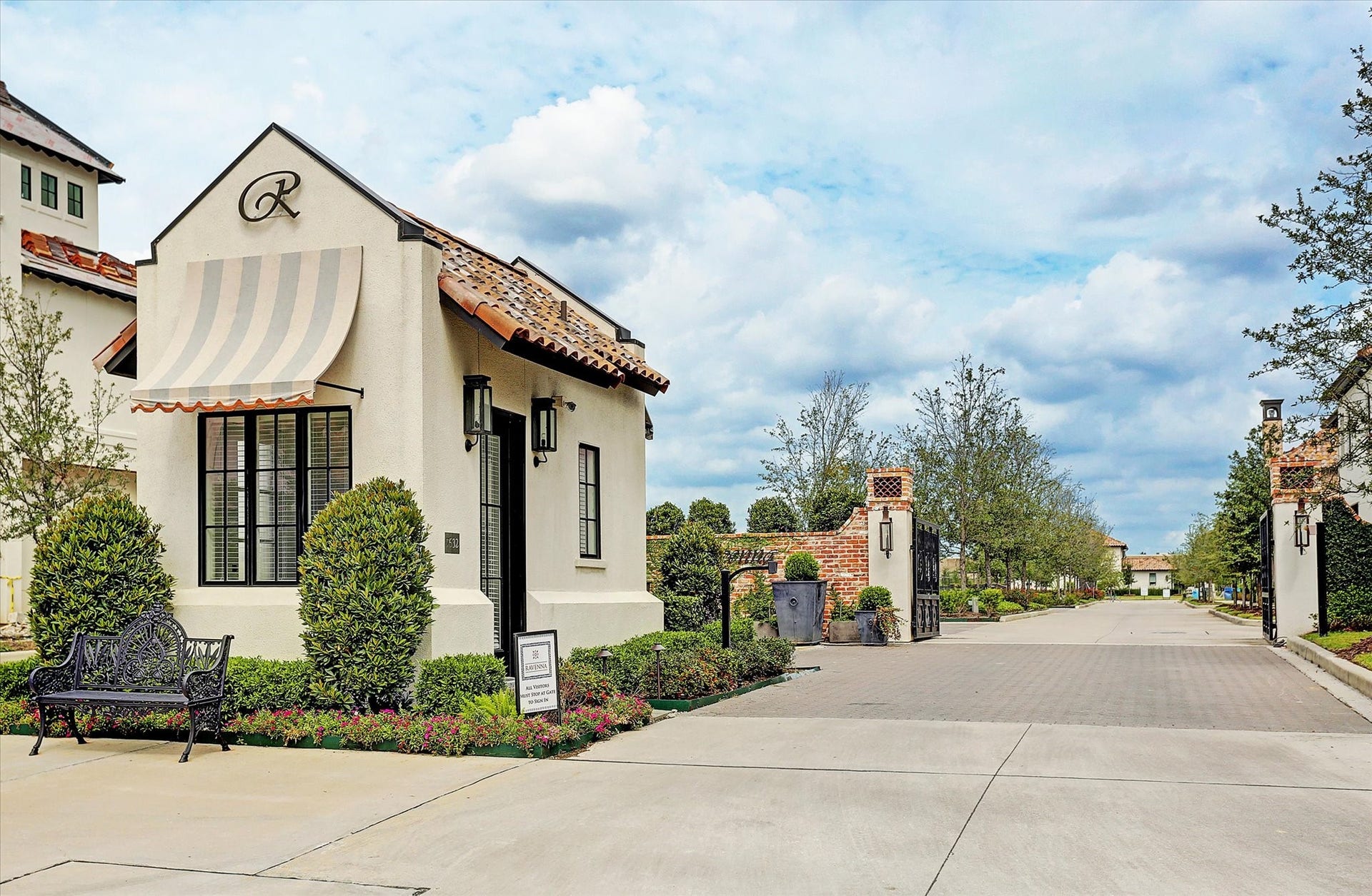 1208 Mosaico Lane, Houston, TX 77055 entrance to Ravenna with guard building