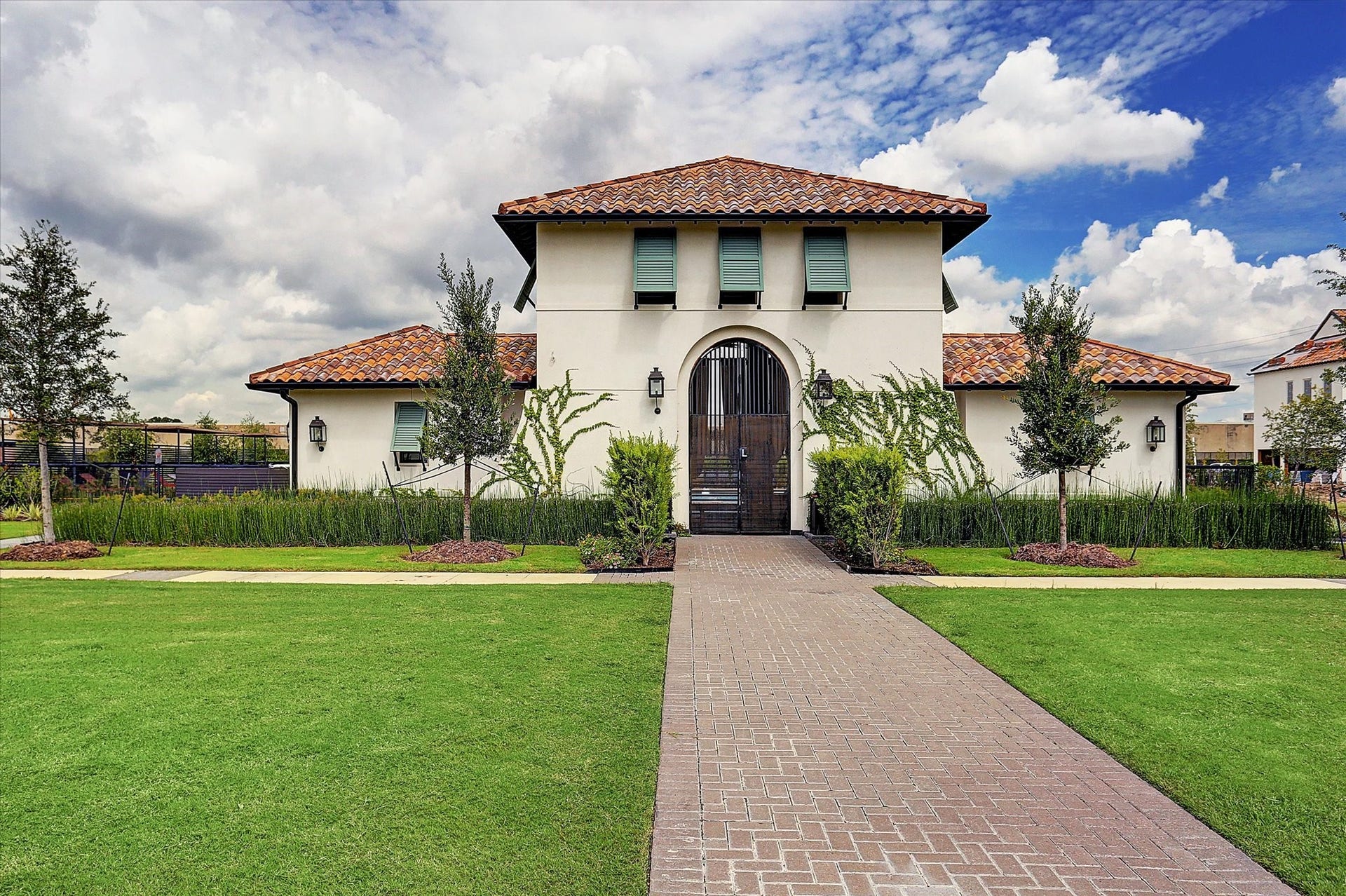 1208 Mosaico Lane, Houston, TX 77055 pool cabana building