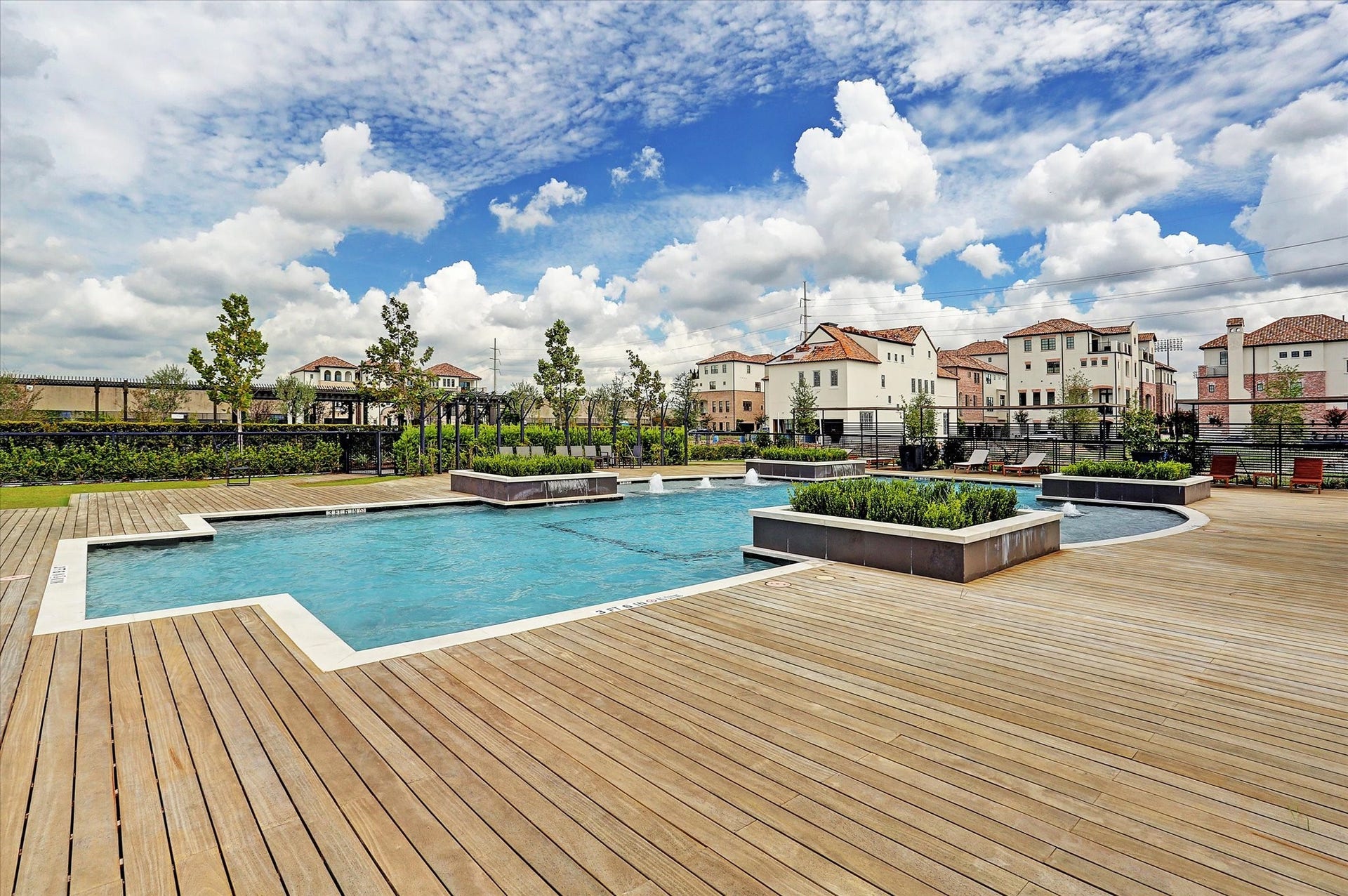 1208 Mosaico Lane, Houston, TX 77055 neighborhood pool