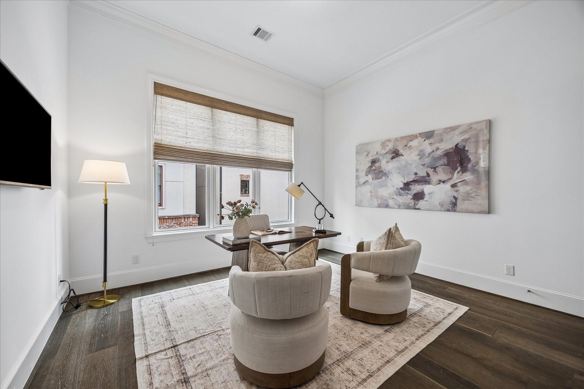 1208 Mosaico Lane, Houston, TX 77055 bedroom or study and ensuite bath on second floor (adjacent to kitchen area)