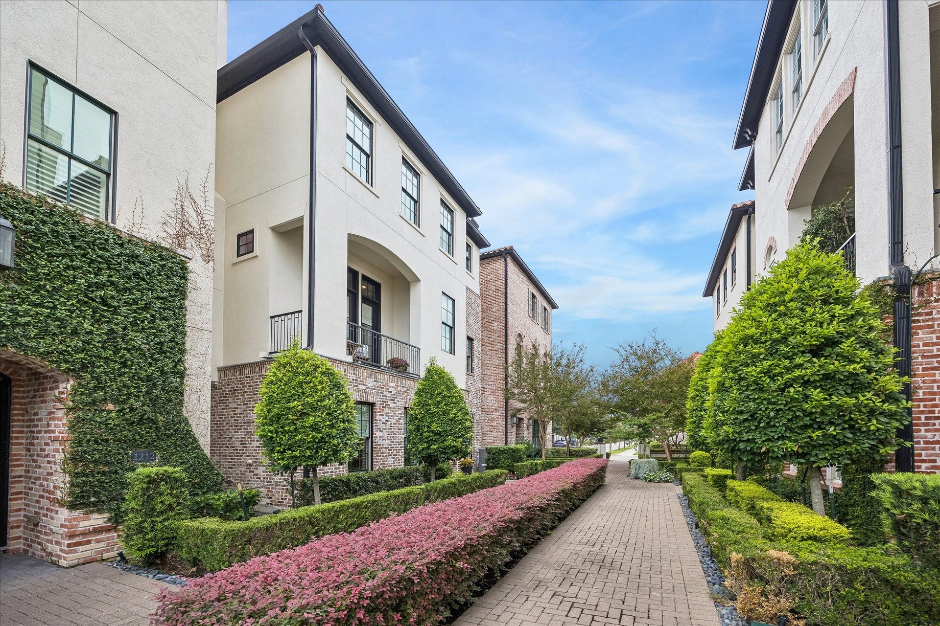 1208 Mosaico Lane, Houston, TX 77055 1208 Mosaico Lane, Houston, TX 77055