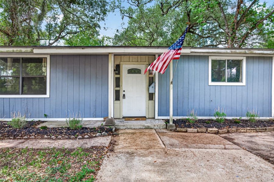 Property photo for 804 Azalea Street, Lake Jackson, TX