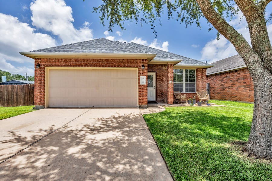 Property photo for 6658 Hawkins Hill Lane, Dickinson, TX