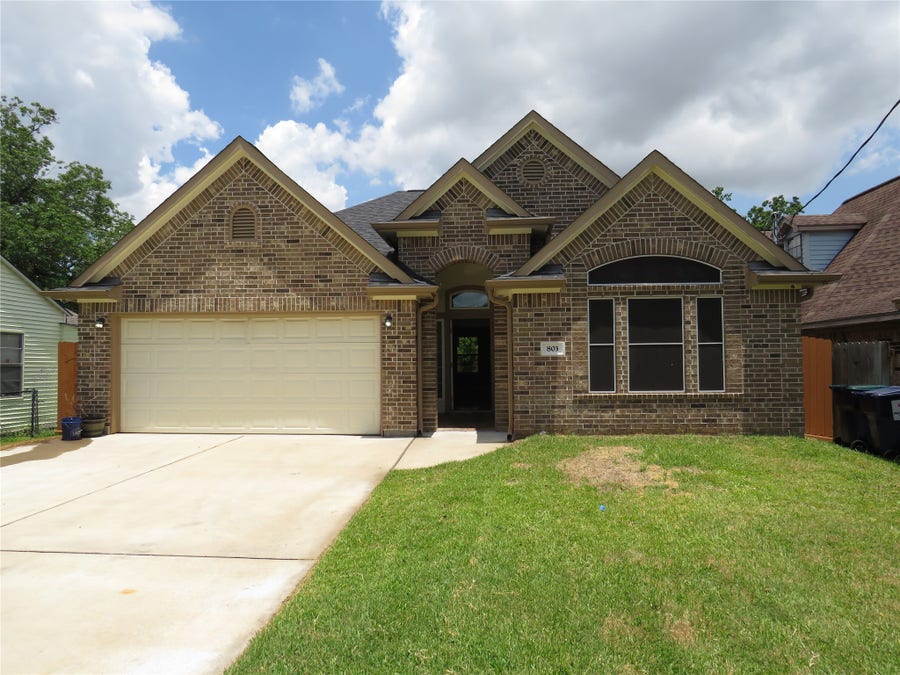 Property photo for 803 Avenue K, South Houston, TX