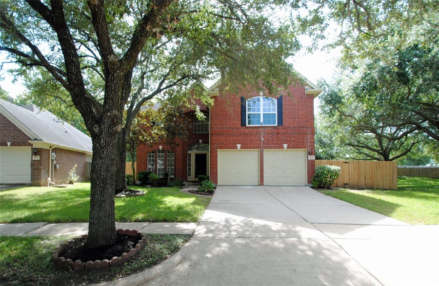 Property photo for 819 Fairpark Lane, Sugar Land, TX