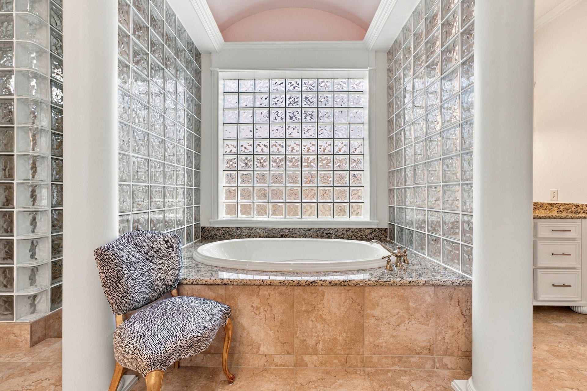 67 W Ambassador Bend, The Woodlands, TX 77382 67 W Ambassador Bend, The Woodlands, TX 77382