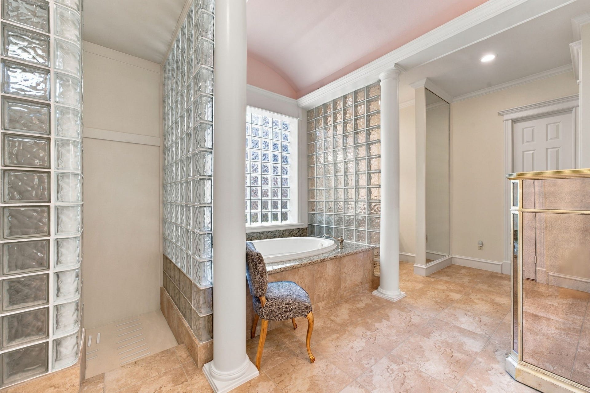 67 W Ambassador Bend, The Woodlands, TX 77382 67 W Ambassador Bend, The Woodlands, TX 77382
