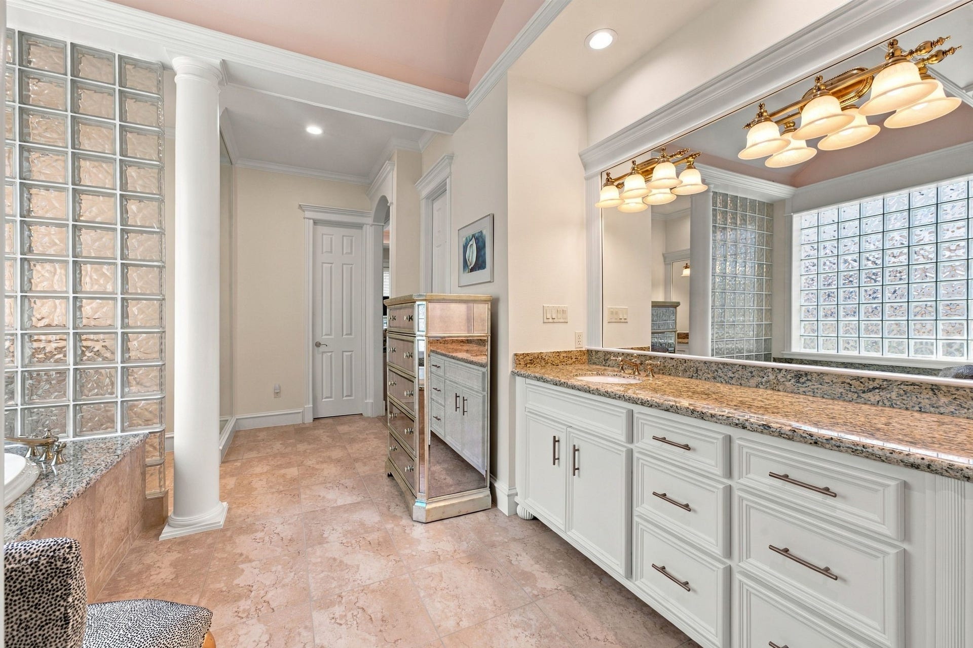67 W Ambassador Bend, The Woodlands, TX 77382 67 W Ambassador Bend, The Woodlands, TX 77382