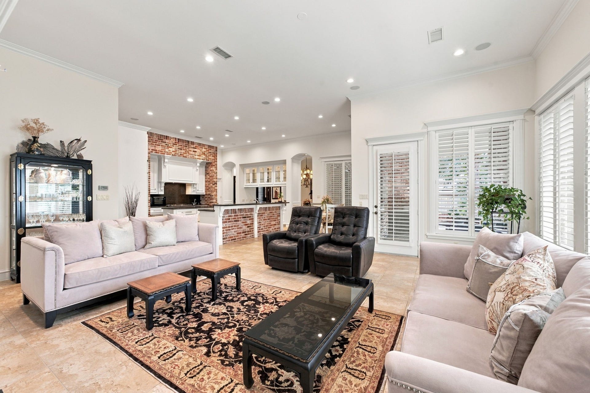 67 W Ambassador Bend, The Woodlands, TX 77382 67 W Ambassador Bend, The Woodlands, TX 77382