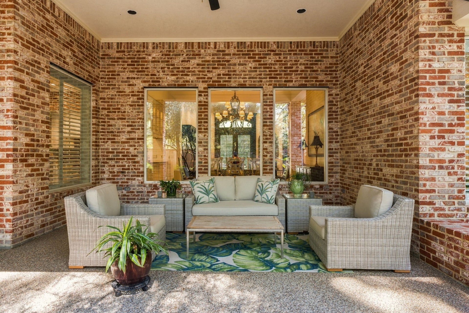 67 W Ambassador Bend, The Woodlands, TX 77382 67 W Ambassador Bend, The Woodlands, TX 77382