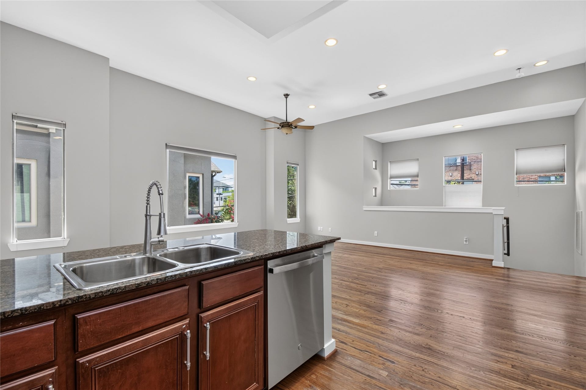 4448 Center Street, Houston, TX 77007 4448 Center Street, Houston, TX 77007