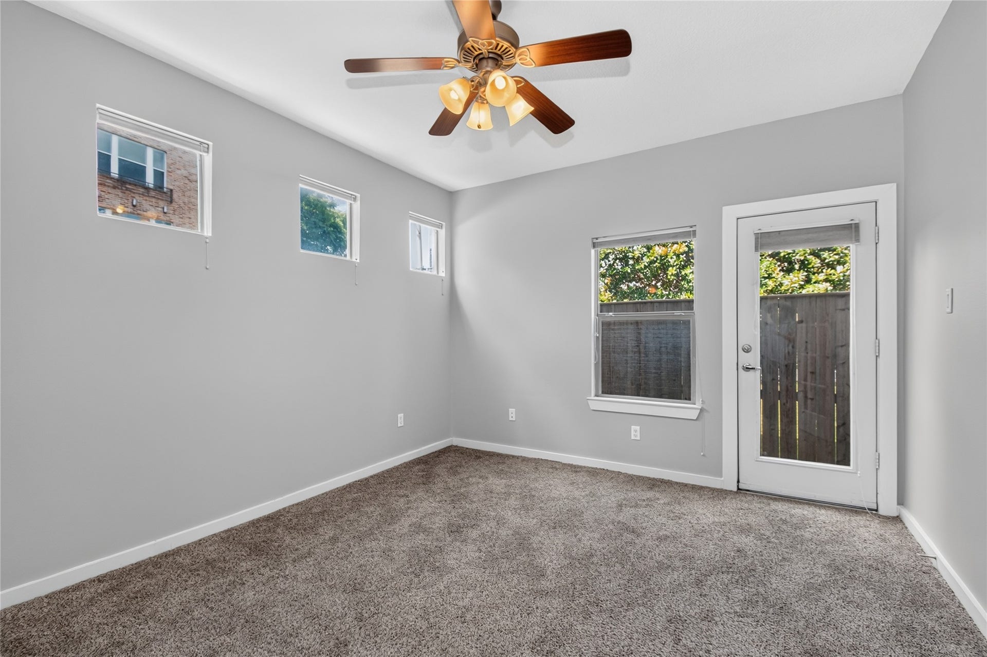4448 Center Street, Houston, TX 77007 4448 Center Street, Houston, TX 77007