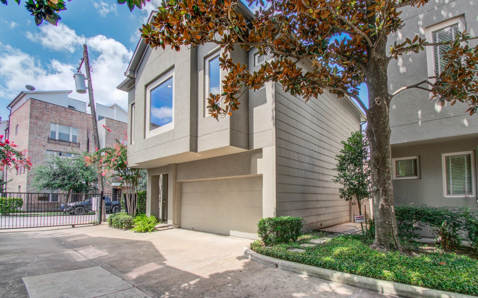 4448 Center Street, Houston, TX 77007 4448 Center Street, Houston, TX 77007