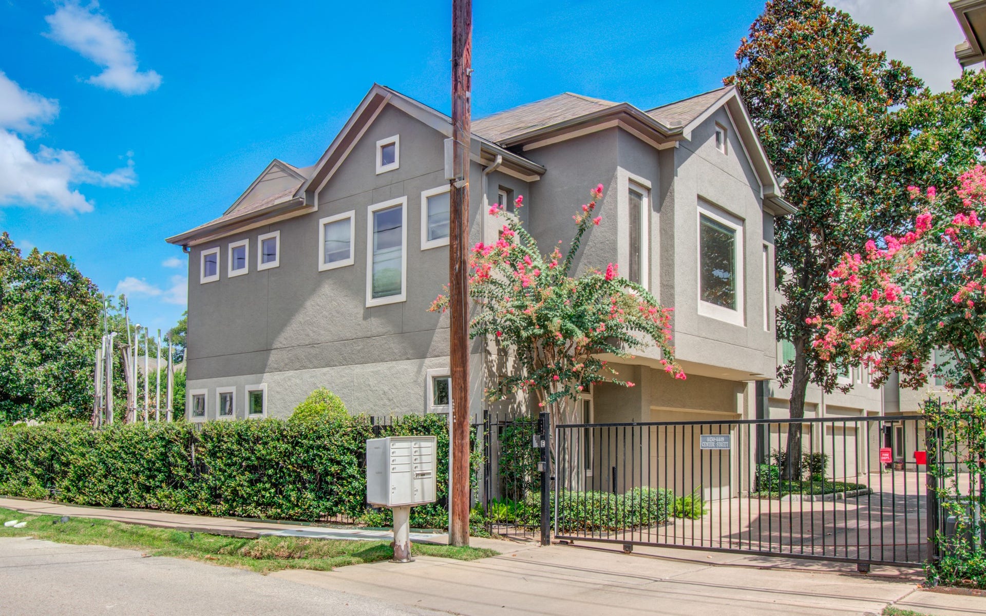 4448 Center Street, Houston, TX 77007 4448 Center Street, Houston, TX 77007