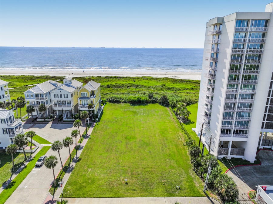 Property photo for 805 - 827 Ramsar Road, Galveston, TX