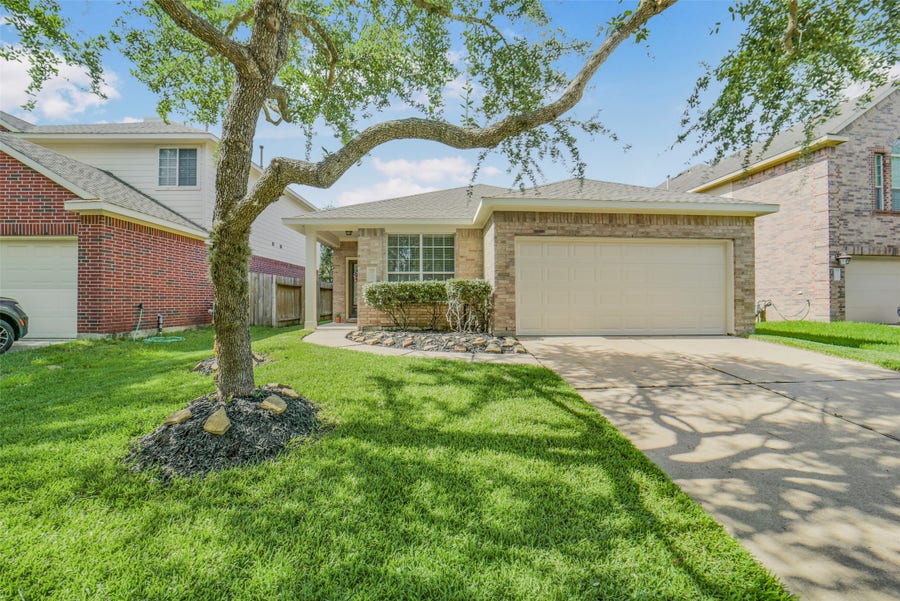 Property photo for 26426 Richwood Oaks Drive, Katy, TX