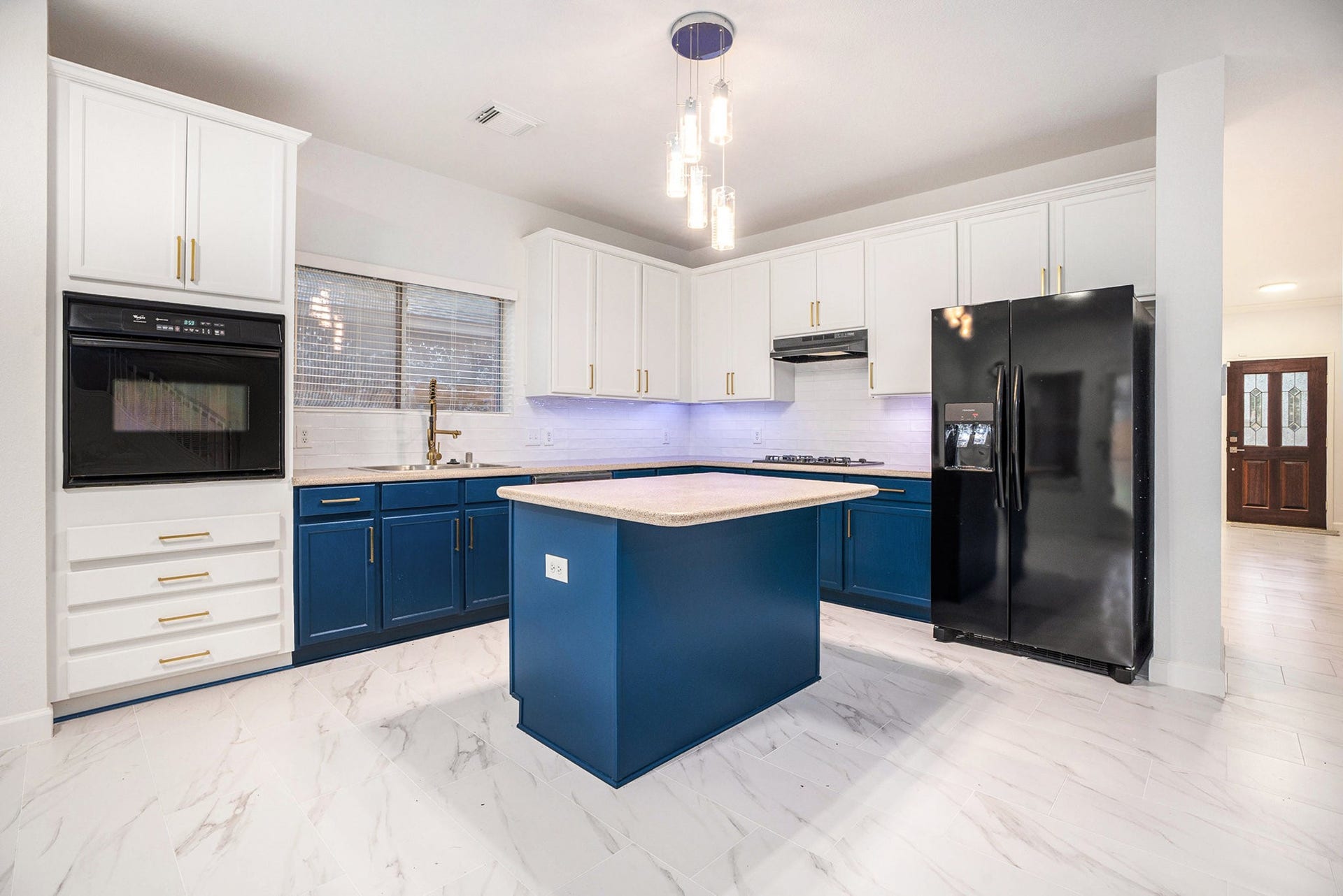 3811 Misty Falls Lane, Friendswood, TX 77546 3811 Misty Falls Lane, Friendswood, TX 77546