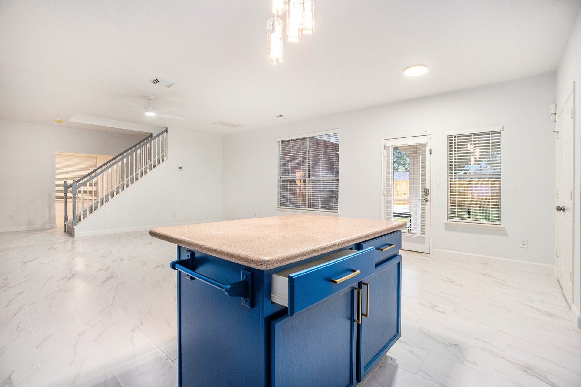 3811 Misty Falls Lane, Friendswood, TX 77546 3811 Misty Falls Lane, Friendswood, TX 77546