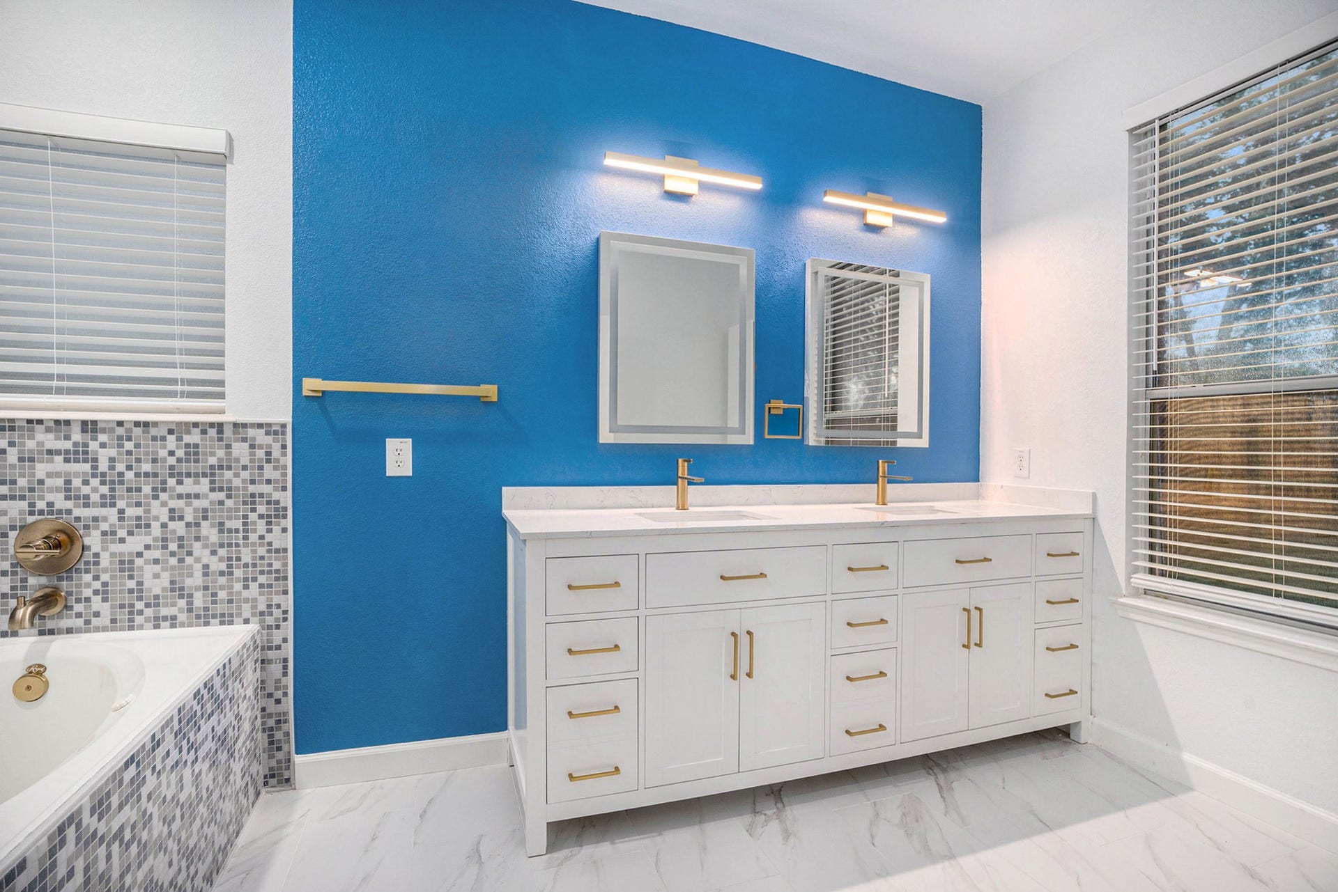 3811 Misty Falls Lane, Friendswood, TX 77546 3811 Misty Falls Lane, Friendswood, TX 77546