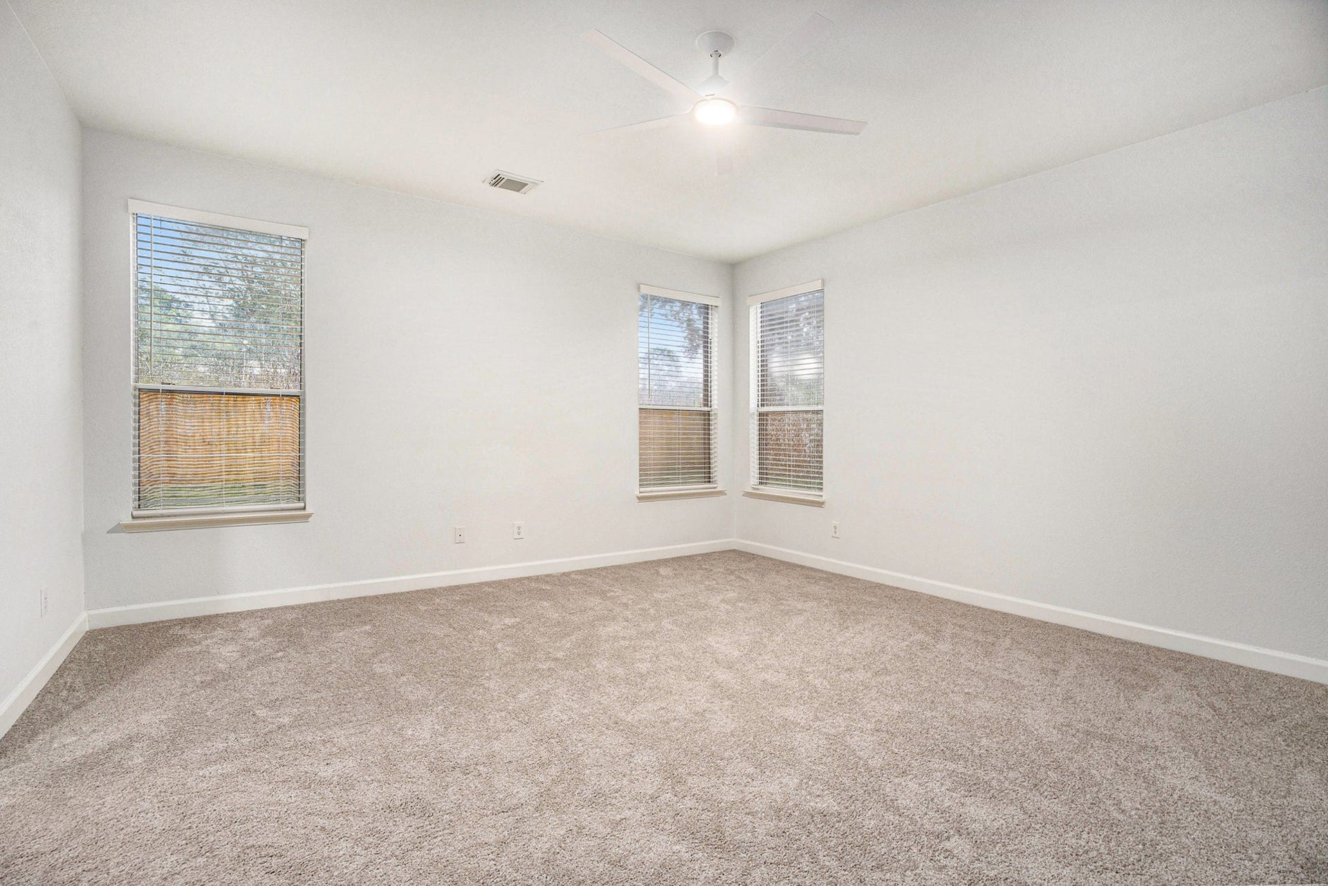 3811 Misty Falls Lane, Friendswood, TX 77546 3811 Misty Falls Lane, Friendswood, TX 77546