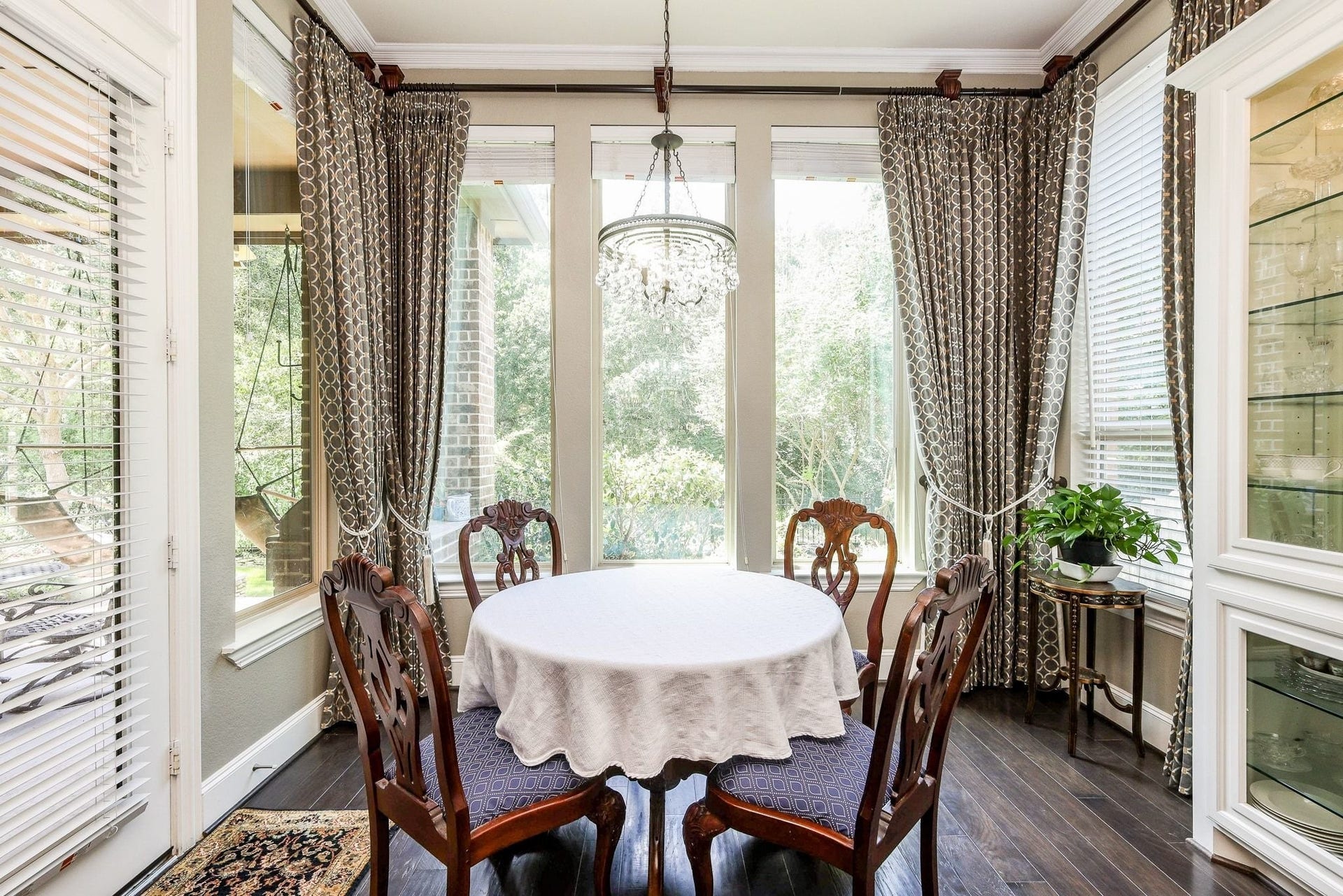 4715 Trickle Creek Court, Fulshear, TX 77441 Breakfast Area