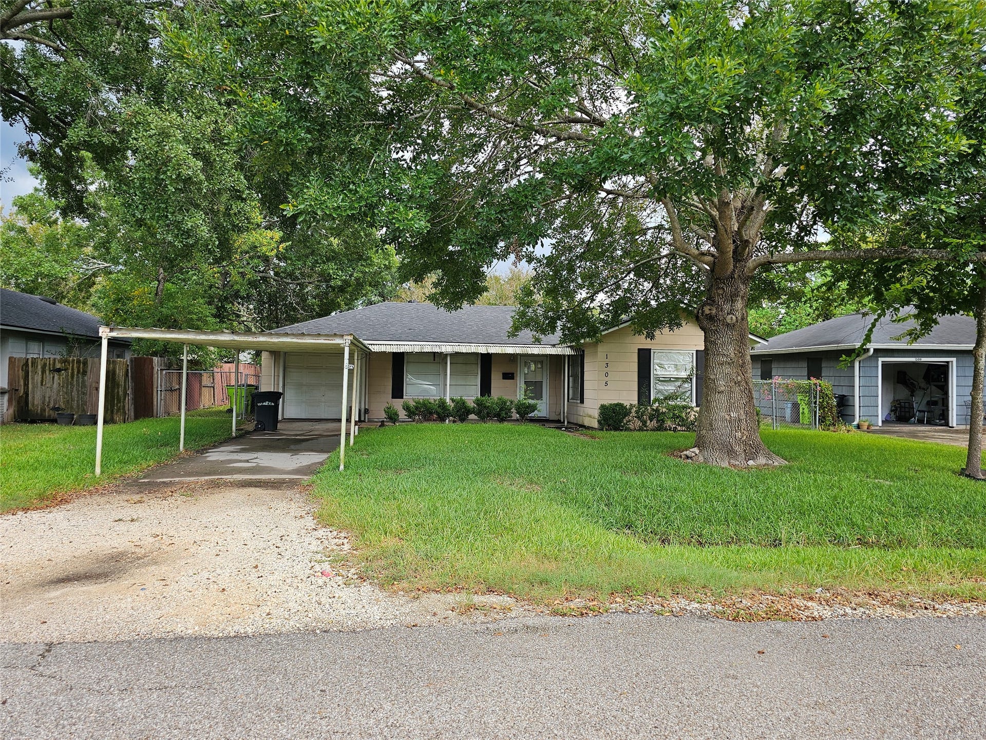 1305 James Street, Rosenberg, TX 77471 1305 James Street, Rosenberg, TX 77471