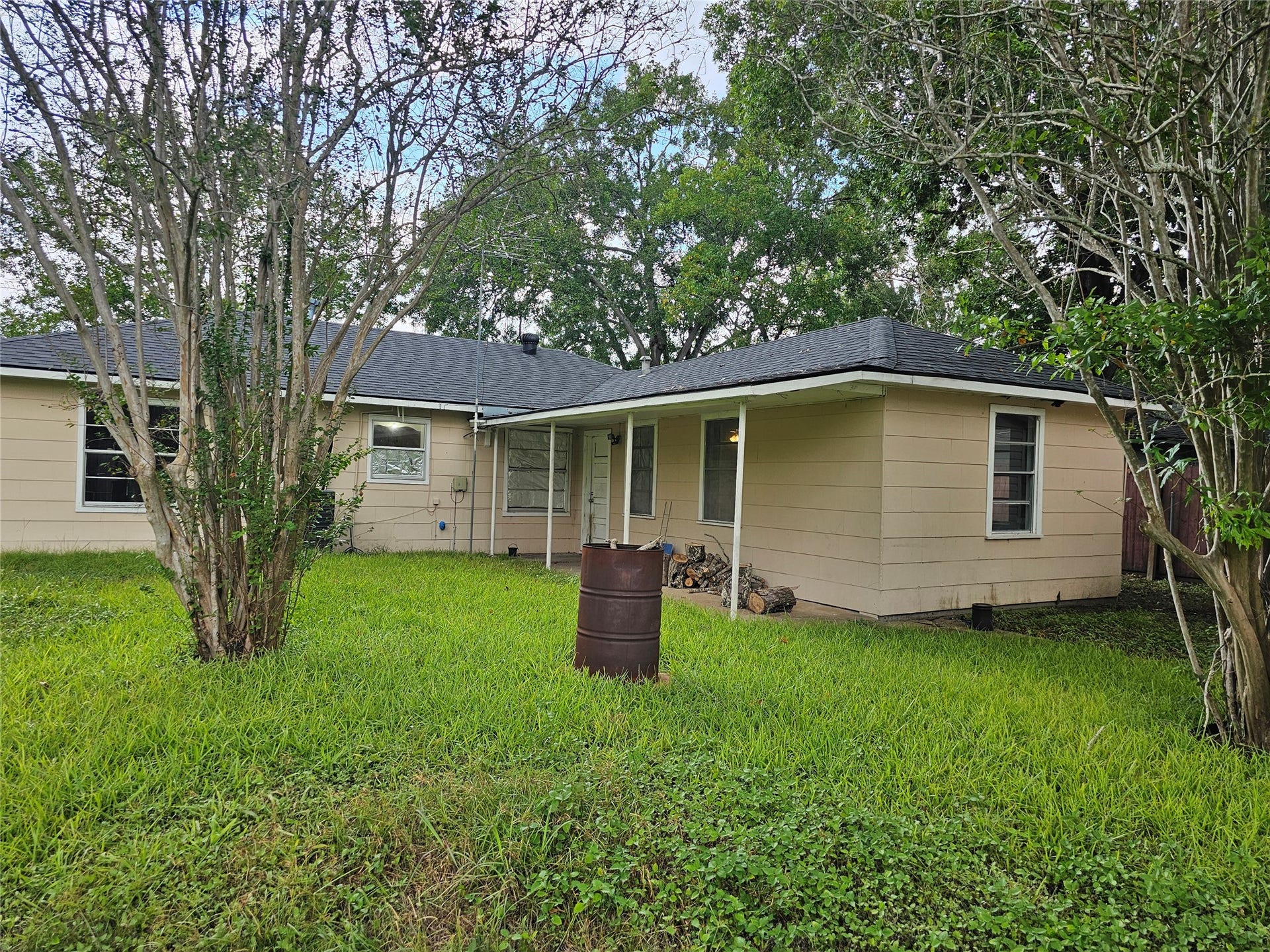 1305 James Street, Rosenberg, TX 77471 1305 James Street, Rosenberg, TX 77471