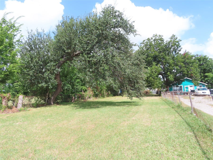 Property photo for 2107 Maryland Street, Baytown, TX