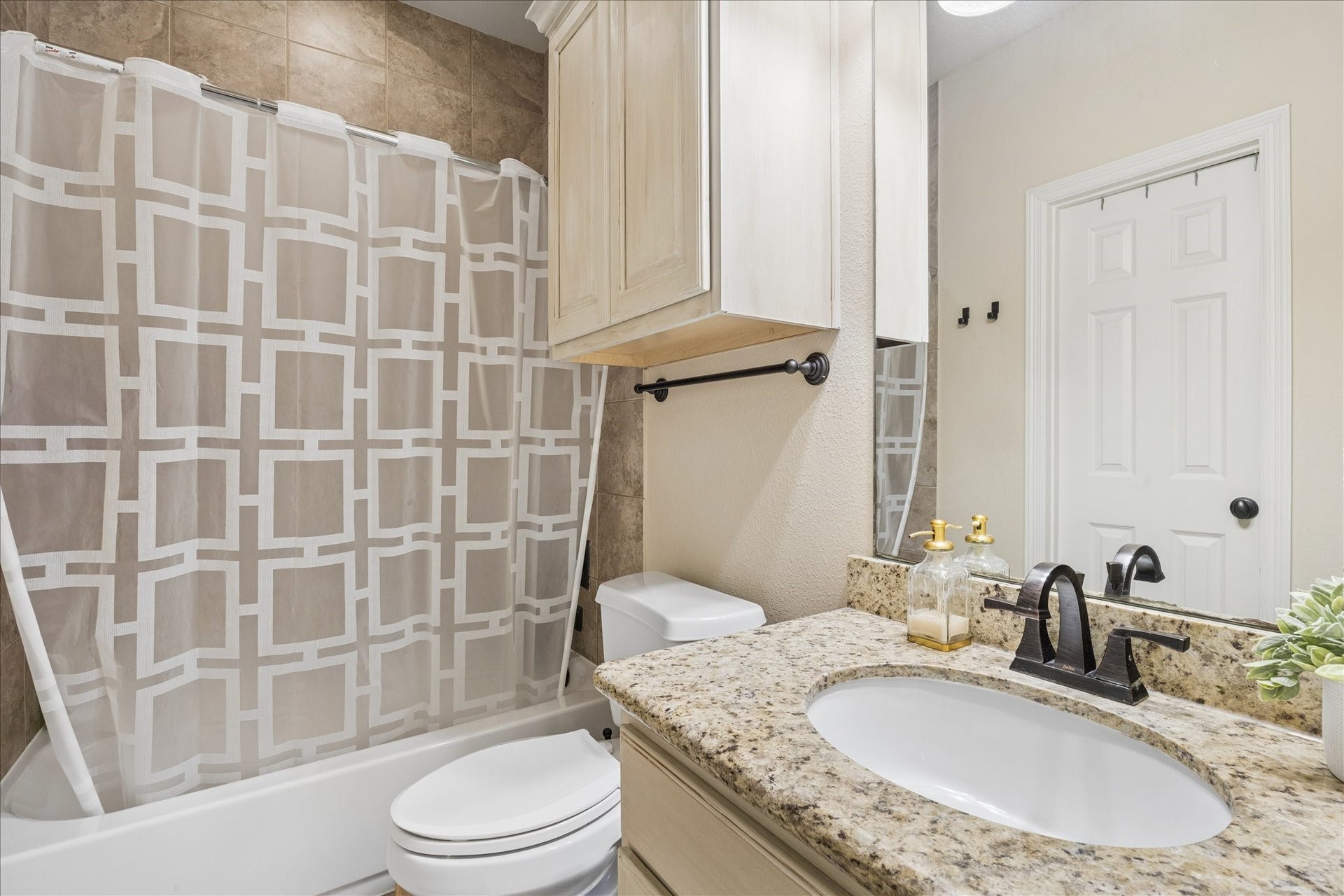 22 N Player Manor Circle, The Woodlands, TX 77382 22 N Player Manor Circle, The Woodlands, TX 77382