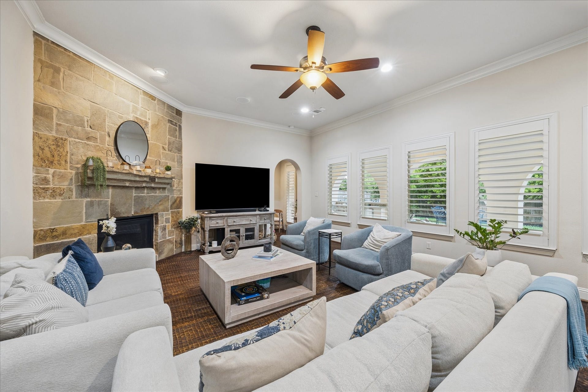 22 N Player Manor Circle, The Woodlands, TX 77382 22 N Player Manor Circle, The Woodlands, TX 77382