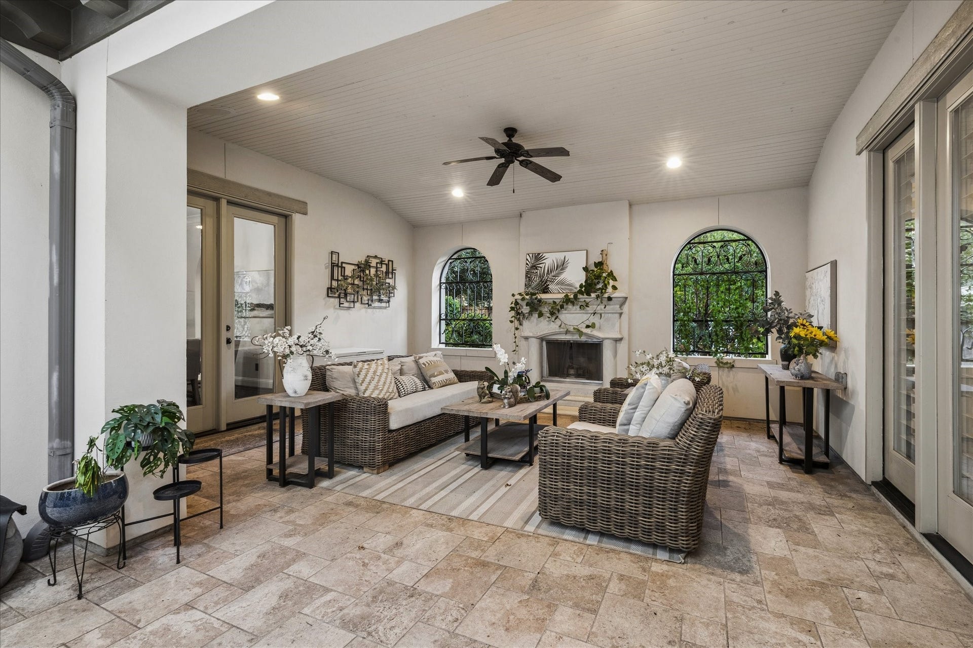 22 N Player Manor Circle, The Woodlands, TX 77382 22 N Player Manor Circle, The Woodlands, TX 77382