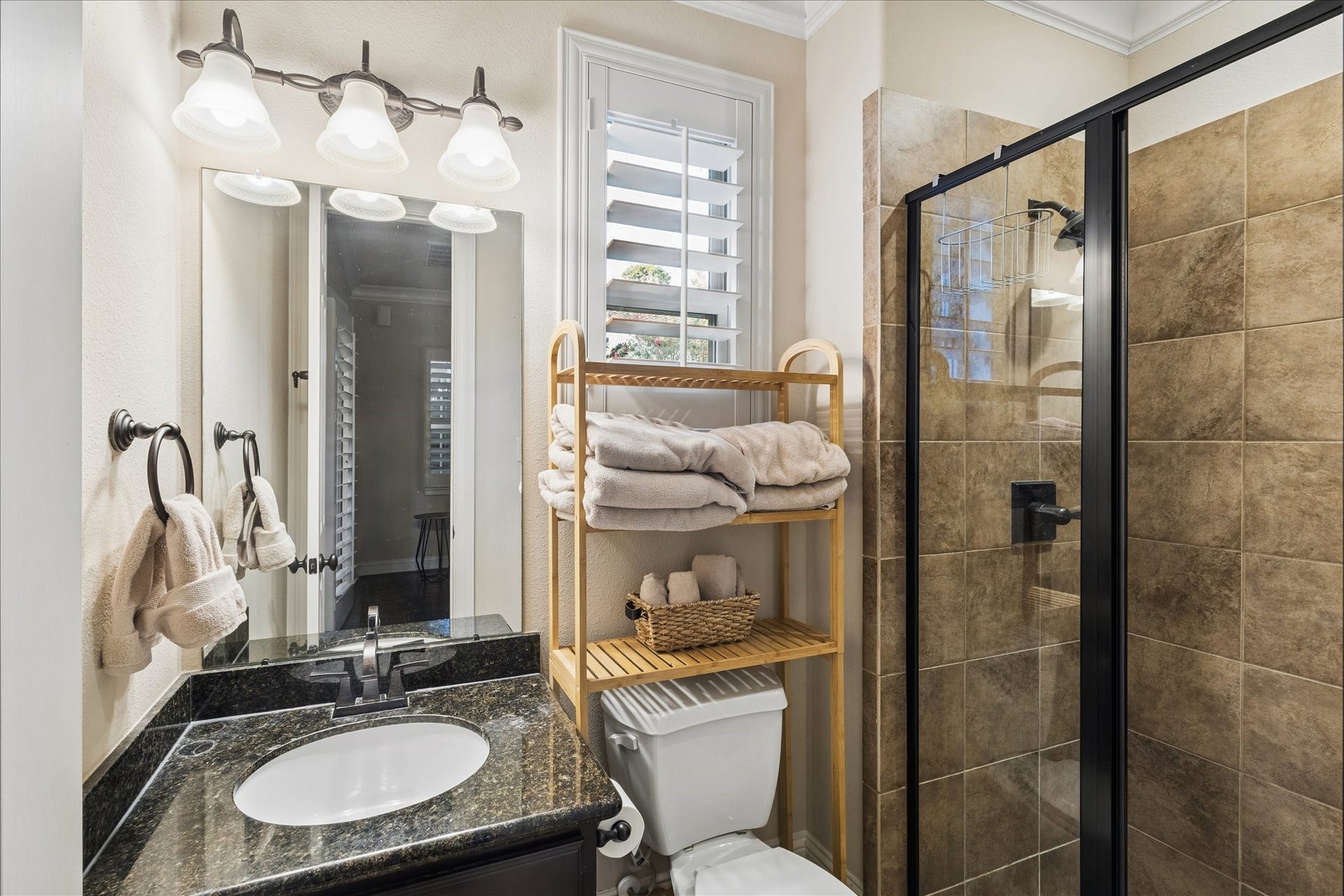 22 N Player Manor Circle, The Woodlands, TX 77382 22 N Player Manor Circle, The Woodlands, TX 77382