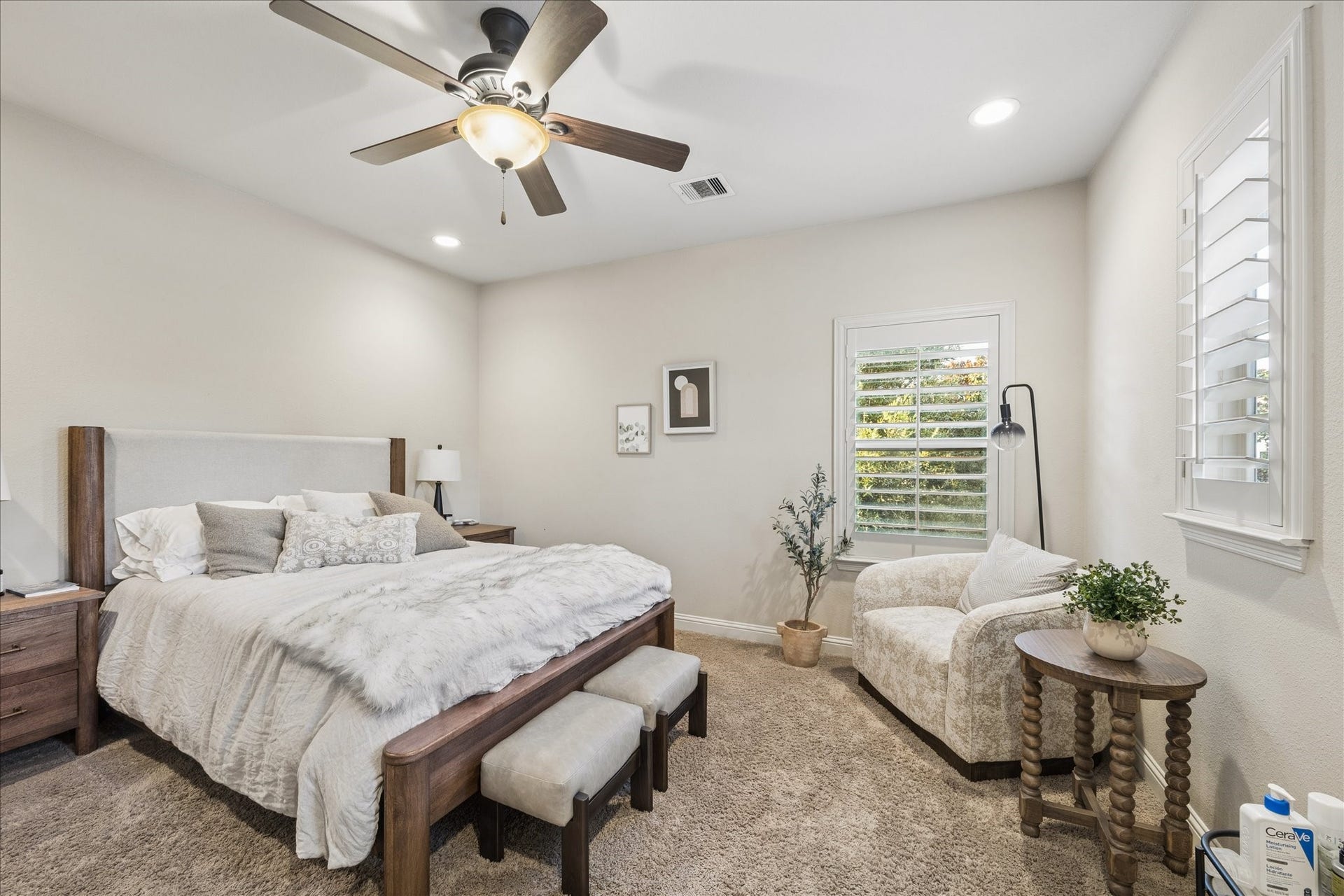 22 N Player Manor Circle, The Woodlands, TX 77382 22 N Player Manor Circle, The Woodlands, TX 77382