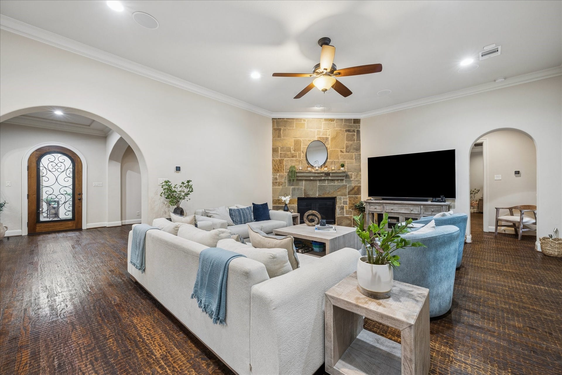 22 N Player Manor Circle, The Woodlands, TX 77382 22 N Player Manor Circle, The Woodlands, TX 77382