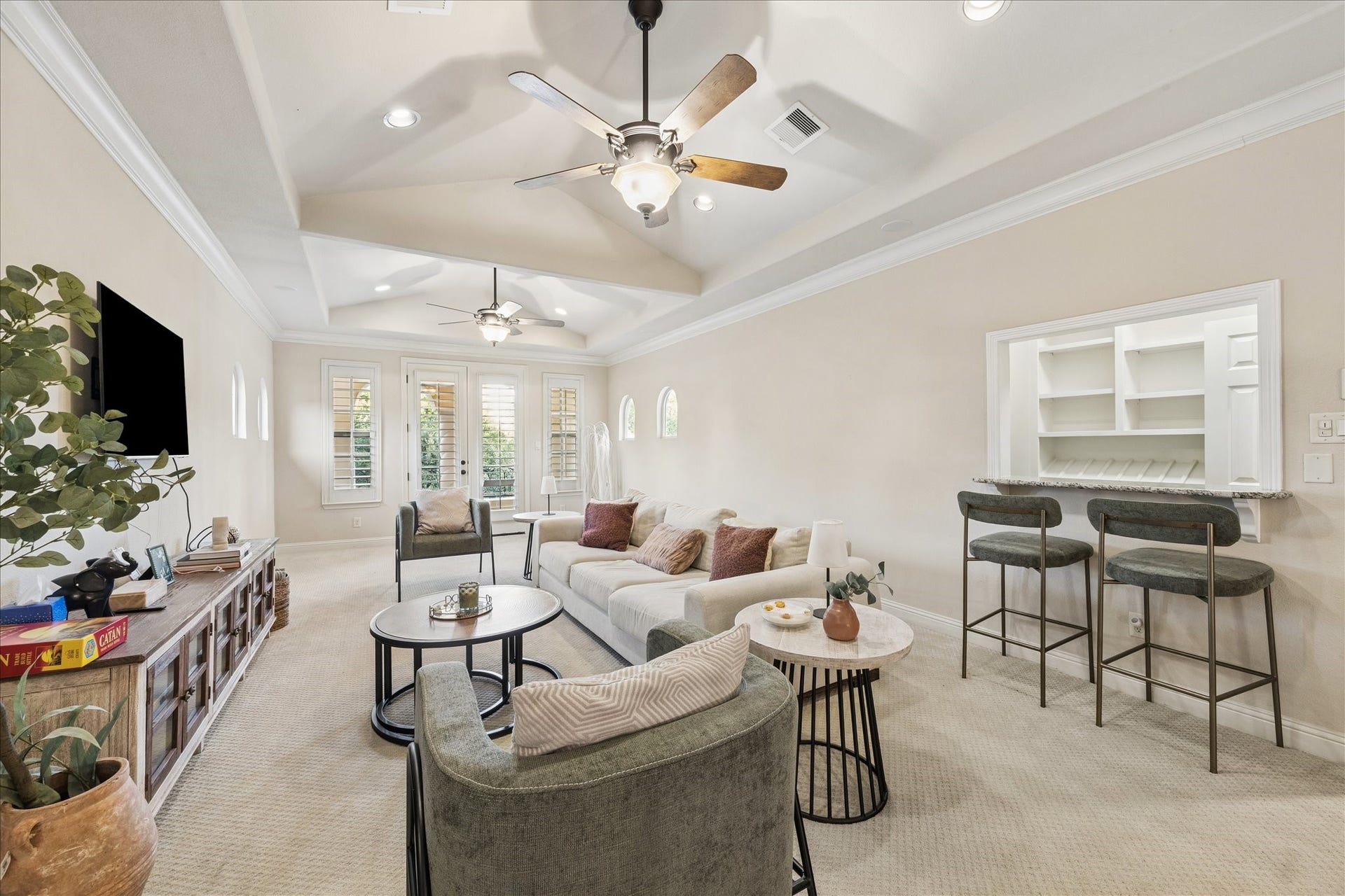22 N Player Manor Circle, The Woodlands, TX 77382 22 N Player Manor Circle, The Woodlands, TX 77382
