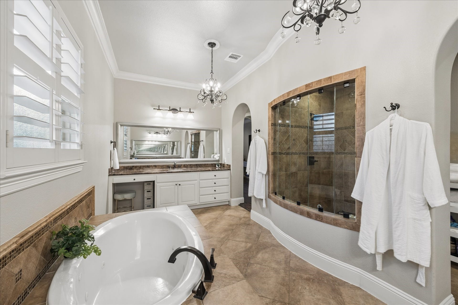 22 N Player Manor Circle, The Woodlands, TX 77382 22 N Player Manor Circle, The Woodlands, TX 77382