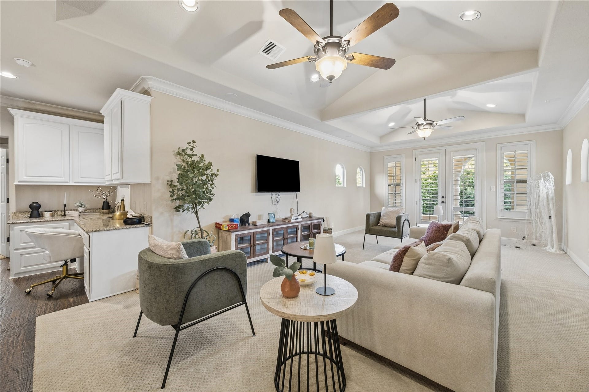 22 N Player Manor Circle, The Woodlands, TX 77382 22 N Player Manor Circle, The Woodlands, TX 77382