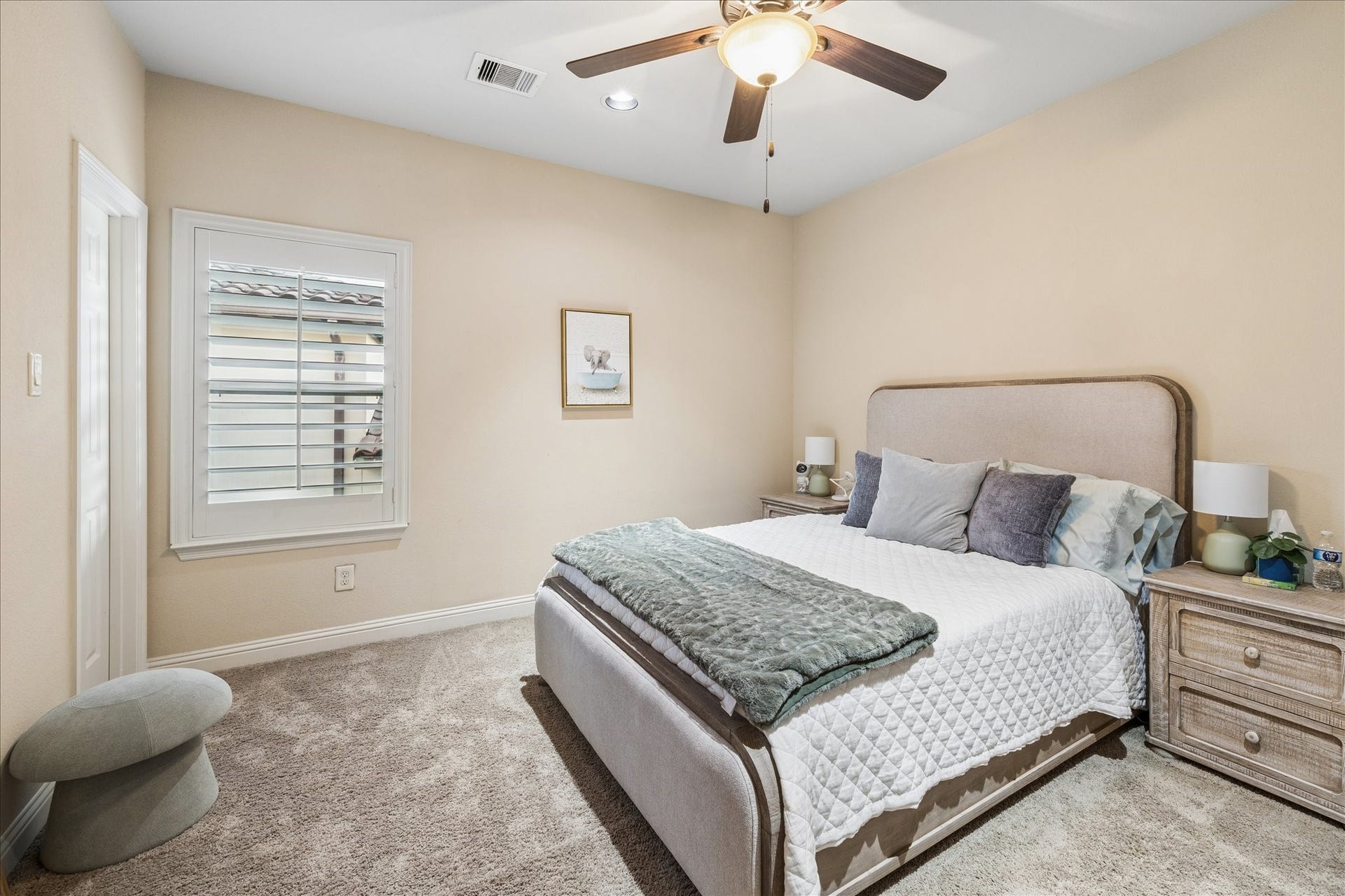 22 N Player Manor Circle, The Woodlands, TX 77382 22 N Player Manor Circle, The Woodlands, TX 77382