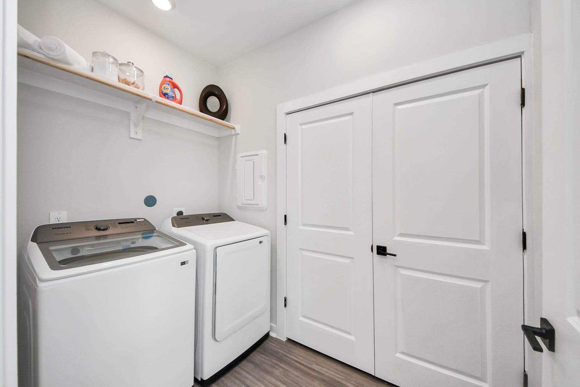 Walk-In Laundry Room with Full Size Washer/Dryer Included!