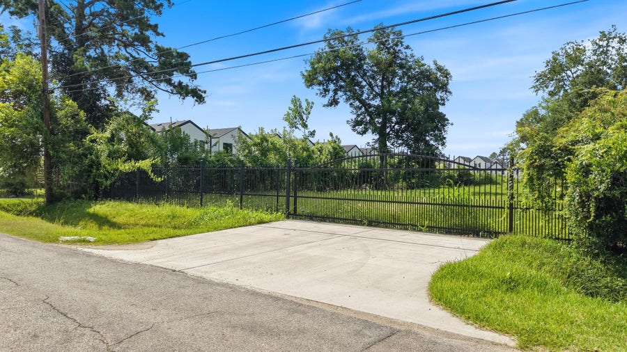 Property photo for 1209 De Soto Street, Houston, TX