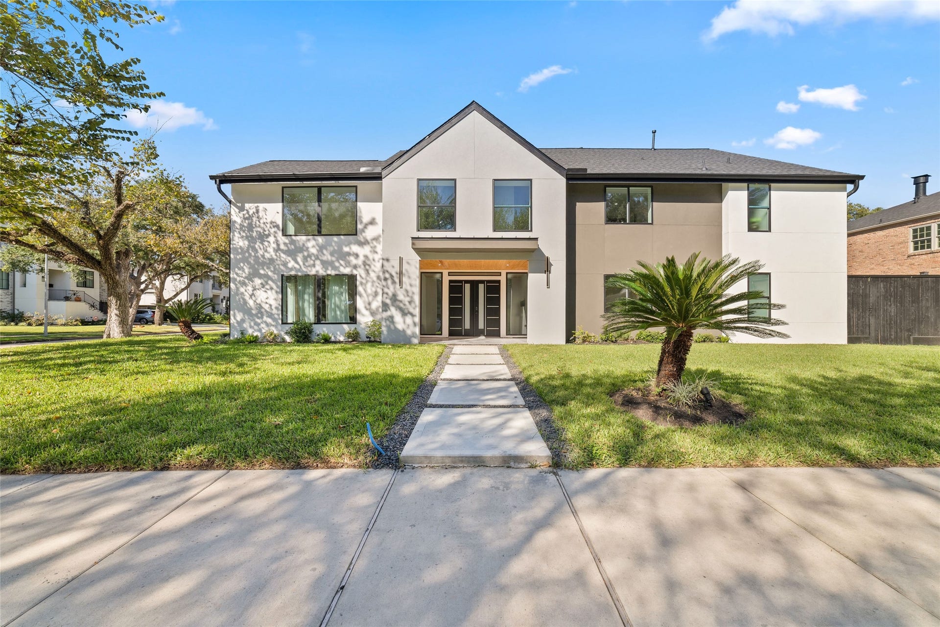 Stunning two story home that checks all the boxes. Brand new stucco - triple color