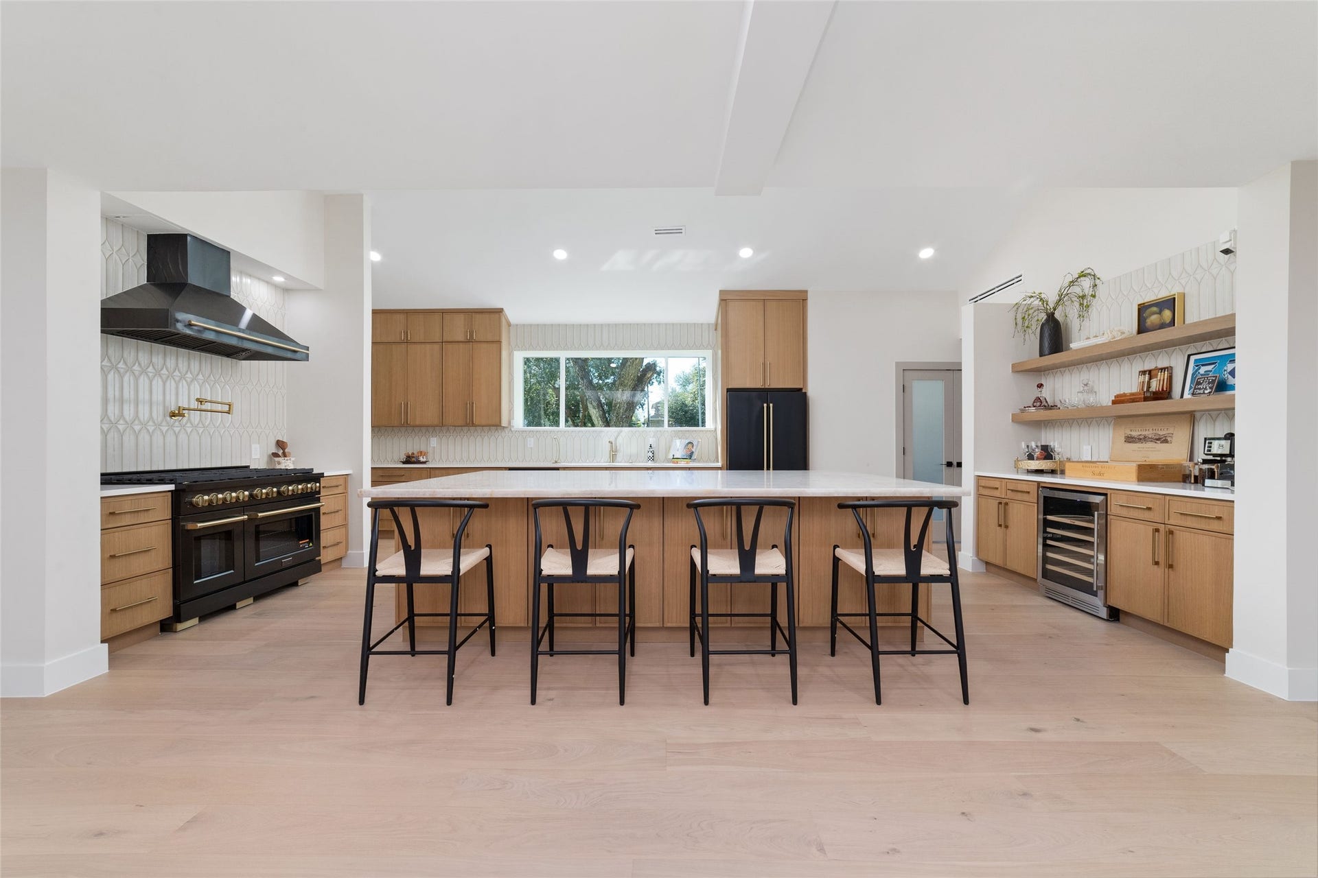 Over sized kitchen- Tons of storage- Huge Island - Crystalo Quartzite