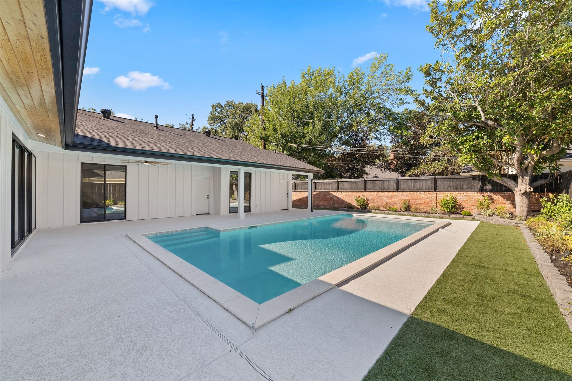 9414 Endicott Lane, Houston, TX 77096
