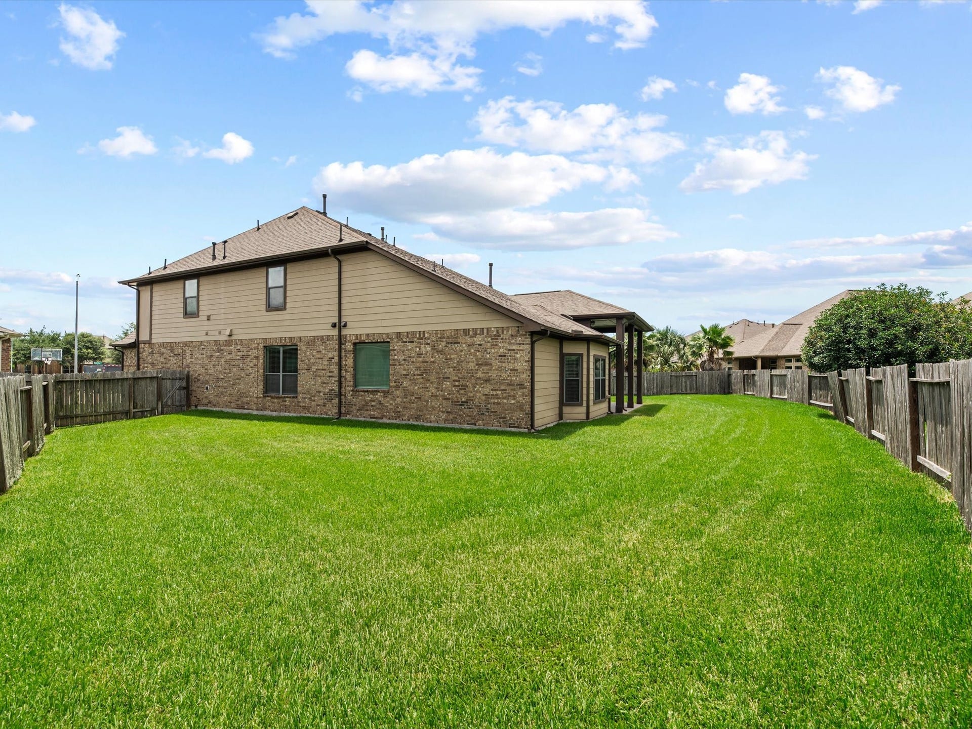 4302 Kent Ranch Court, Katy, TX 77494 VIEW FROM THE RIGHT REAR CORNER OF THE LARGE PIE SHAPED CUL DU SAC LOT.