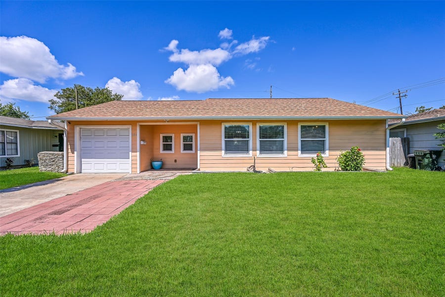 Property photo for 104 Bonita Avenue, Galveston, TX