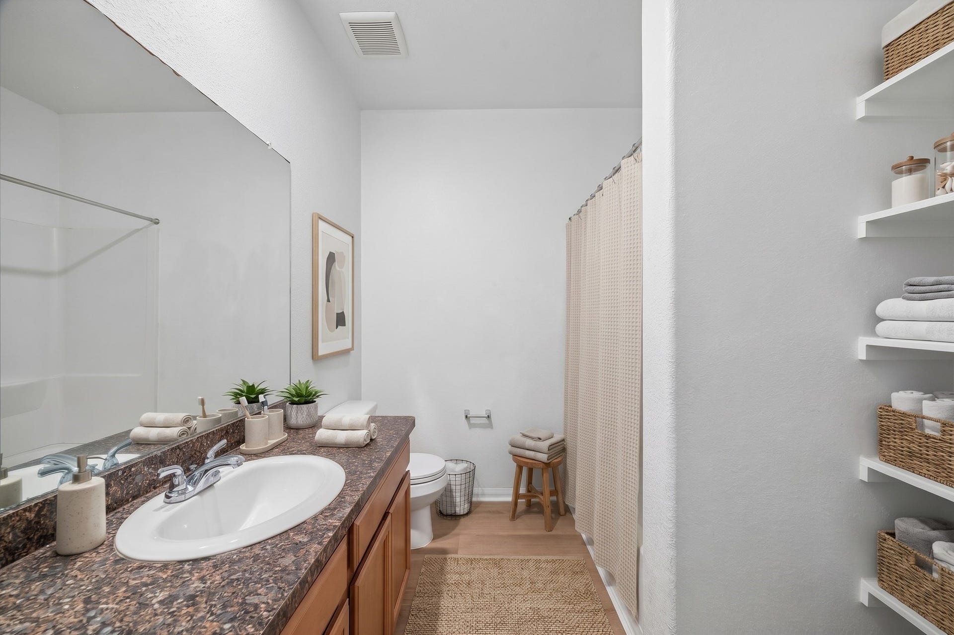 10750 Nyla Spring Street, Houston, TX 77016 10750 Nyla Spring Street, Houston, TX 77016